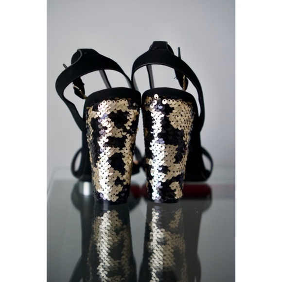 NWT Black & Gold Heels (Size/7) - Picture 3 of 6